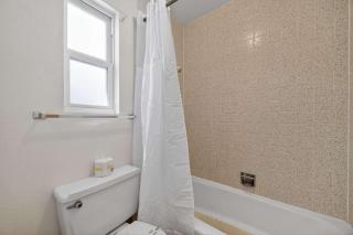 Eagle Motel Suite 225 - 1