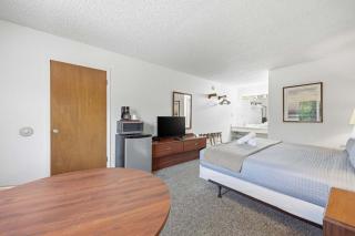 Eagle Motel Suite 226 - 6