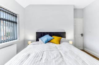 Modern Two-Bedroom Flat Near Victoria Park, Leicester - 1