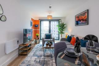 2BR Home in Liverpool 2 Bath and Free Parking-Balcony - 0