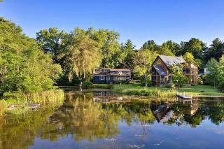 Lakefront, Kayaks Included, Come Unwind In Lenox! - 0