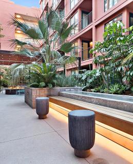Prime Hollywood 2B2B - Huge Balcony and Living -Steps from Palladium - 7