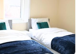 Stunning 5-Bed House in Newcastle upon Tyne - 8