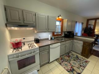 Inviting 3 Bedroom Home - 3