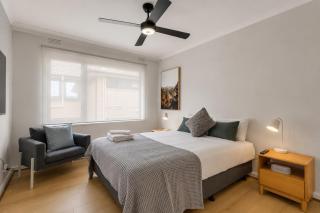 Barkly St Kilda Modern Escape by Ready Set Stay - 3