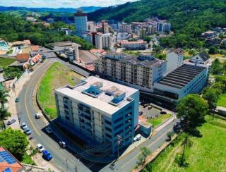 Ap 3 dormit, garagem, elevador - 1 quadra da praça - 8
