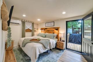 Hot Tub, Deck! Tiny Home Retreat By Kentucky Lake - 9