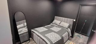 The lane bar and boutique apartments - 1