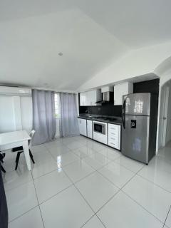 Modern 2BR Penthouse with Jacuzzi & City View - 9