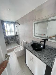 Modern 2BR Penthouse with Jacuzzi & City View - 3