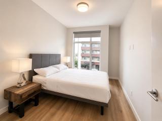 Brand New 3-Bedroom Condo in the Heart of Sidney - 7
