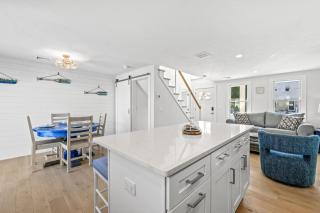 Coastal Retreat with pool and walk to beach - 5
