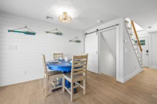 Coastal Retreat with pool and walk to beach - 4