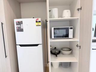 Modern M City Resort Suite 2BR w Balcony Parking M2808 - 9