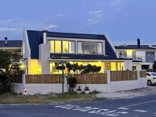 Pikkewyntjie Sea View Small Families - 0