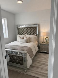 Bright & Cozy 1-bedroom garden suite in Toronto - 1
