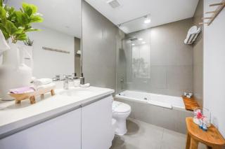 Azure Shores - Miami Beach Sanctuary - 4