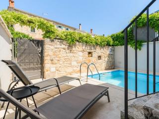 Villa in Porec with swimming pool - 9