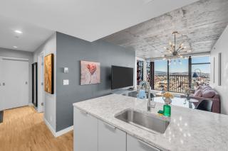 Water Views, 40th Floor Sub-Penthouse! Entire Condo in the heart of Vancouver City Centre - 6
