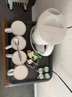 Homely Birchwood Gatwick - 6