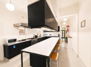 Barkly St - Budget Stay Near the Beach - 2
