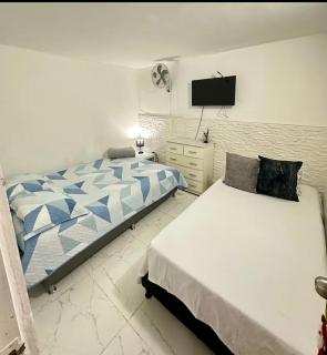 Hostal CAMPOAMOR - 0