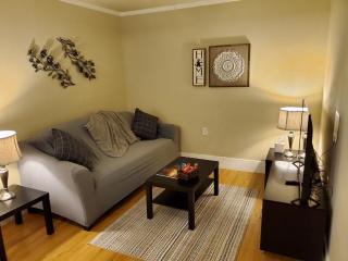 Little Oasis 1BR 1 BA Washer and Dryer Pet Stays Free - 0