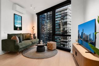 Skyline 2-Bed Near Crown with Pool and Sauna - 0