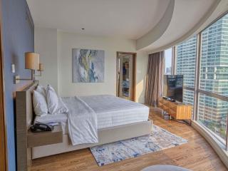Novotel Suites Manila at Acqua - 1