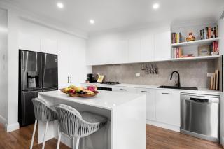 Newcastle Harbour Cottage - Walk to Cafés & Bars - 2