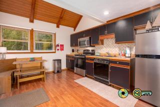 Lakeview 85B: Treehouse Mountain - 1