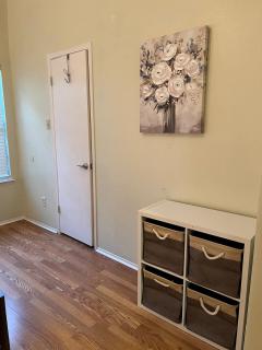 Cheerful 2 Bedroom Home Parking No Animal Fee - 8