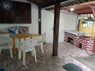 Casa completa na perto da Praia de Coroa com estacionamento exclusivo - 1