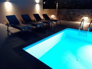 ALBERTOS- Luxury Villas Resort - 4