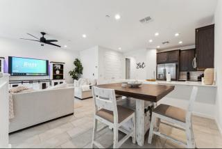 Modern Gilbert Stay Pet Friendly - 6