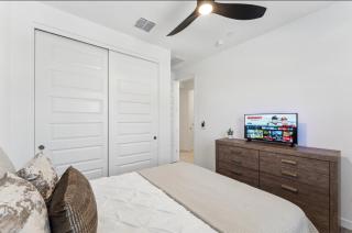 Modern Gilbert Stay Pet Friendly - 5