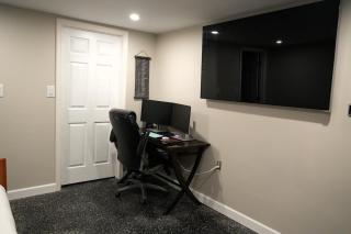 The Fredericksburg Retreat Cozy 2BR Guest Suite - 7