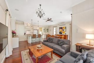 The Family Getaway - 3 Bed-2 Bath-1Car - Wooloowin - 8