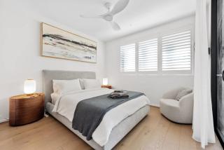 Sophisticated Elegance - 2Bed-2Bath-2Car-Balcony - 4