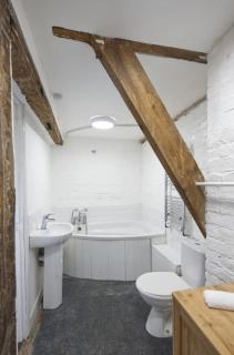 3 Bedroom Country Cottage with Private Garden - 4