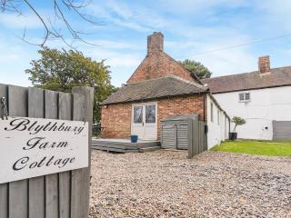 3 Bedroom Country Cottage with Private Garden - 3
