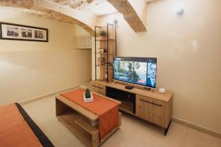 Stylish 1BR Townhouse near Valletta - 1