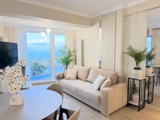 Heaven Infinity Aurora Pool & Spa - 0