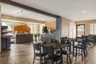 Ramada by Wyndham San Antonio Near SeaWorld - Lackland AFB - 1