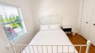 Westside Queen Bed Rooms near UBC Jericho Beach - 7