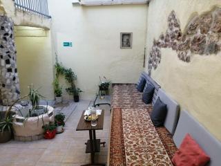 Courtyard Cottage - 5