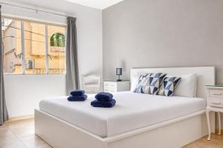 New to the market - 3BR Unit in St'Julians 5 minutes walk to the promenade - 7
