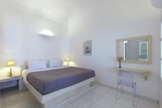 Villa - Sleeps 5 - Private Heated Pool-Parking - 1