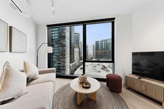 Southbank 2-Bed - Swepping City Views Pool & Gym - 8