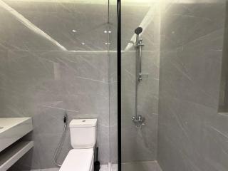 003JRE apartment with stunning boulevar - 1